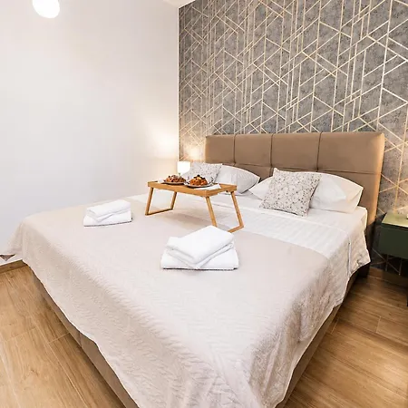 Frodo 5 Min To Centre And Appartement Split